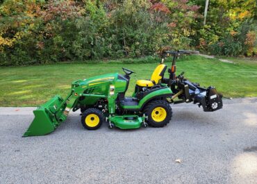 John Deere 1025R