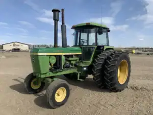 John Deere 4430