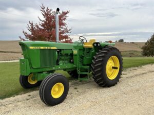 John Deere 4620