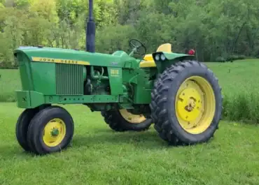 John Deere 3010
