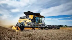 New Holland CR10