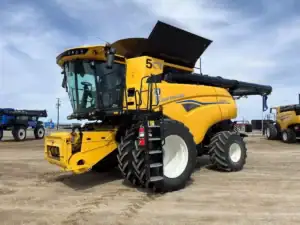 New Holland CR8.90