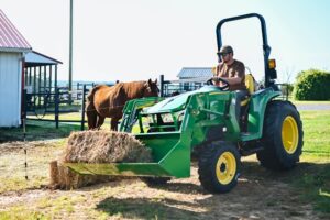 John Deere 3032E