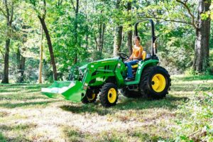 John Deere 3038E