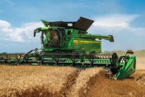 John Deere S7 900